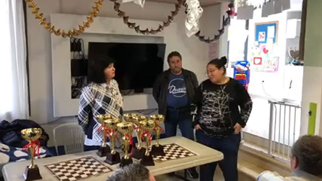 Софья Бейлина Софья Бейлина вручает награды шахматистам