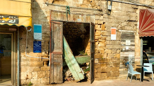 Старинные ворота требовали срочного ремонта