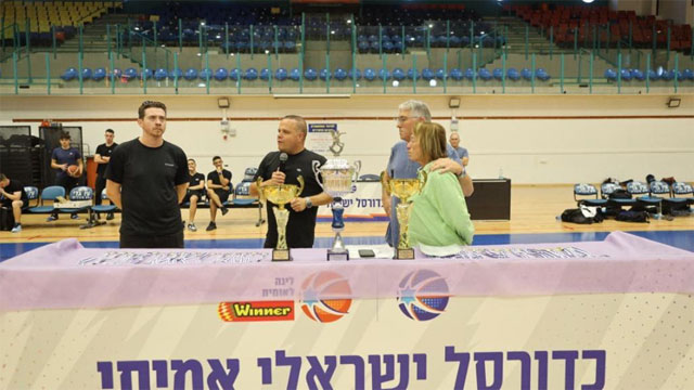 Мэр Томер Глам на Чемпионате Ашкелона по баскетболу среди средних школ