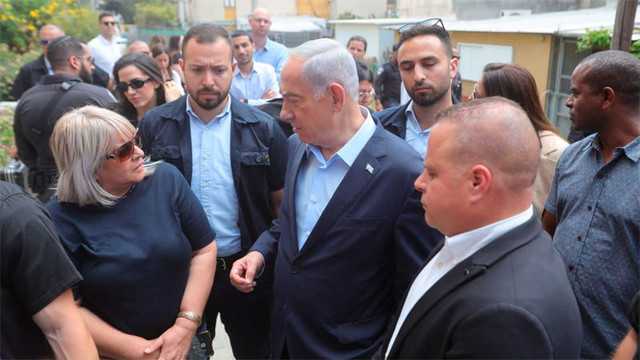 Премьер-министр Нетаньягу и мэр Глам