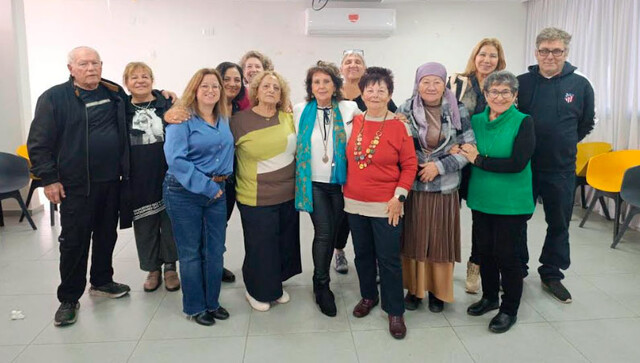 Укрепление голоса пожилых людей