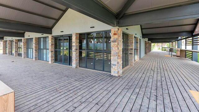 Торгово-развлекательный комплекс в самом сердце парка Ир ха-Яин